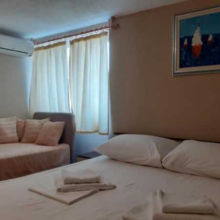 Apartmani Patrick Baška Voda Buitenkant foto
