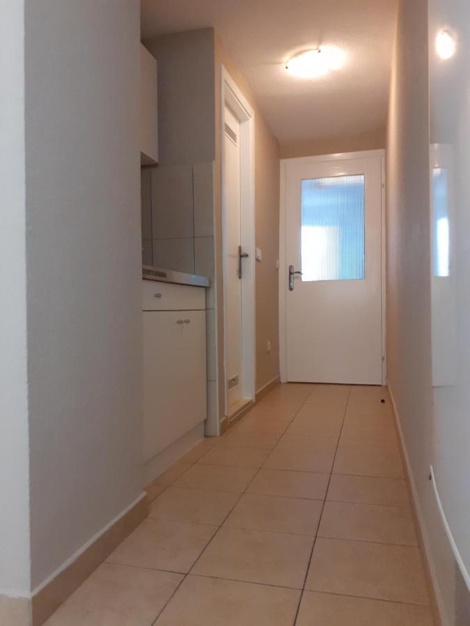 Apartmani Patrick Baška Voda Buitenkant foto