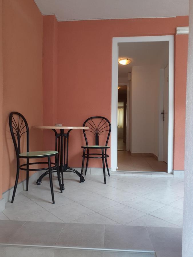 Apartmani Patrick Baška Voda Buitenkant foto