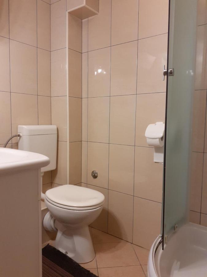 Apartmani Patrick Baška Voda Buitenkant foto